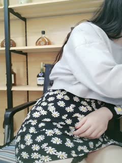 【中文无码】女友带着闺蜜一起庆祝,双飞极品丝袜美女